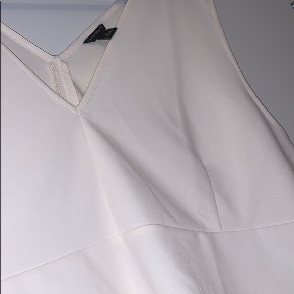 ✨Ann Taylor, Sleeveless White Blouse - Picture 4 of 5